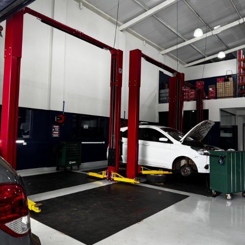 Elevadores e box de serviço da Barão Auto Center