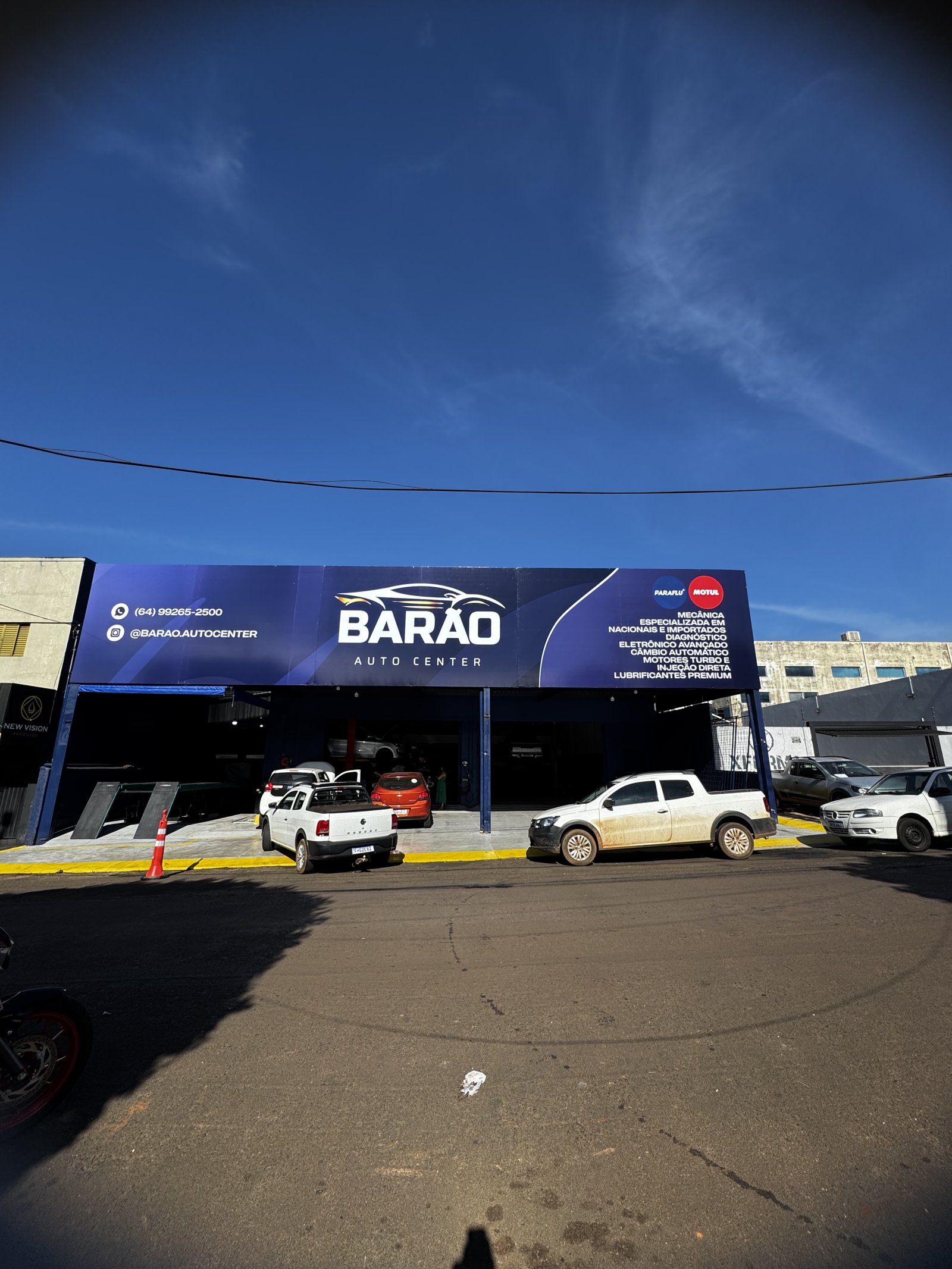 Equipamentos e elevadores da Barão Auto Center
